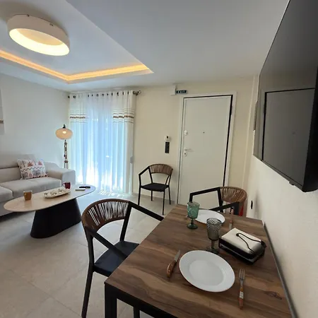 Zoe Apartment *