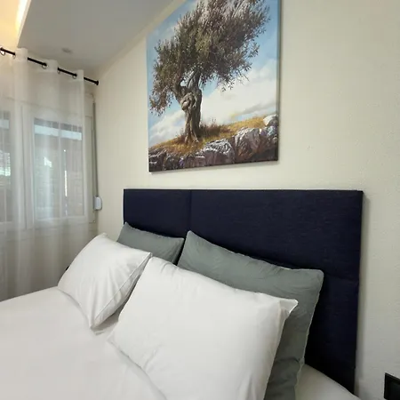 Zoe Apartment *