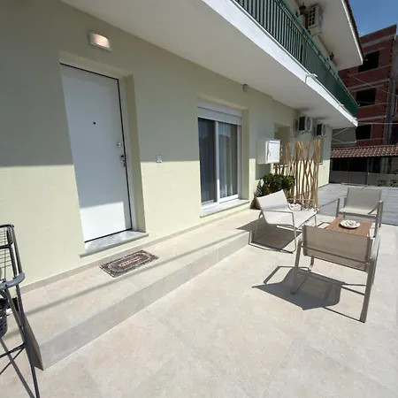 Zoe Apartment