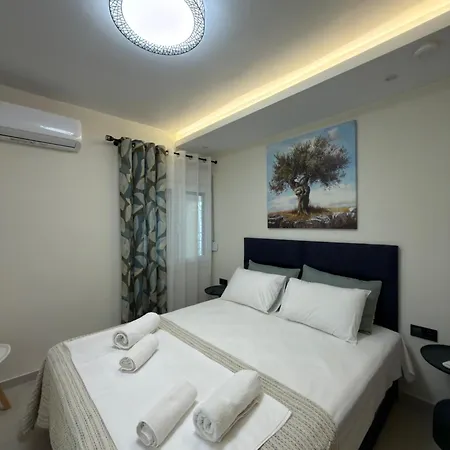 Zoe Apartment *