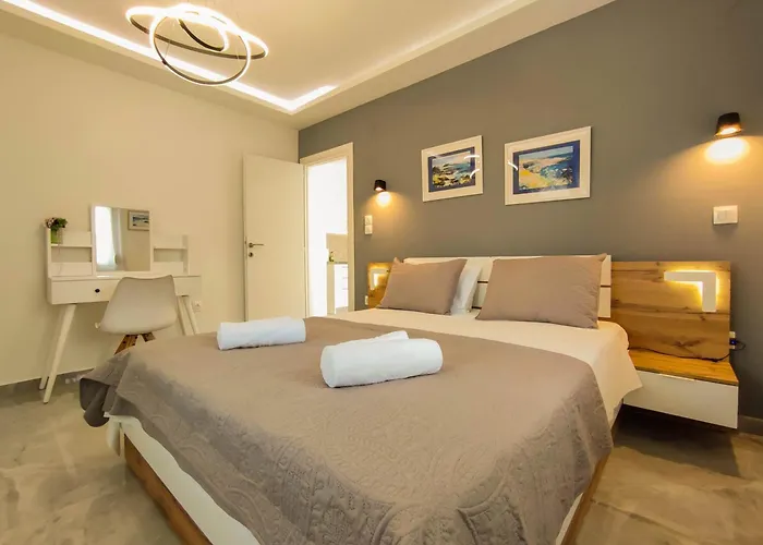 Zoe *
